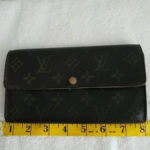 LOUIS VUITTO WALLET Monogram